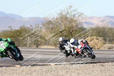 media/Dec-07-2025-CVMA (Sun) [[3e7d2de5dc]]/Race 12- Formula 40 MW and LW/